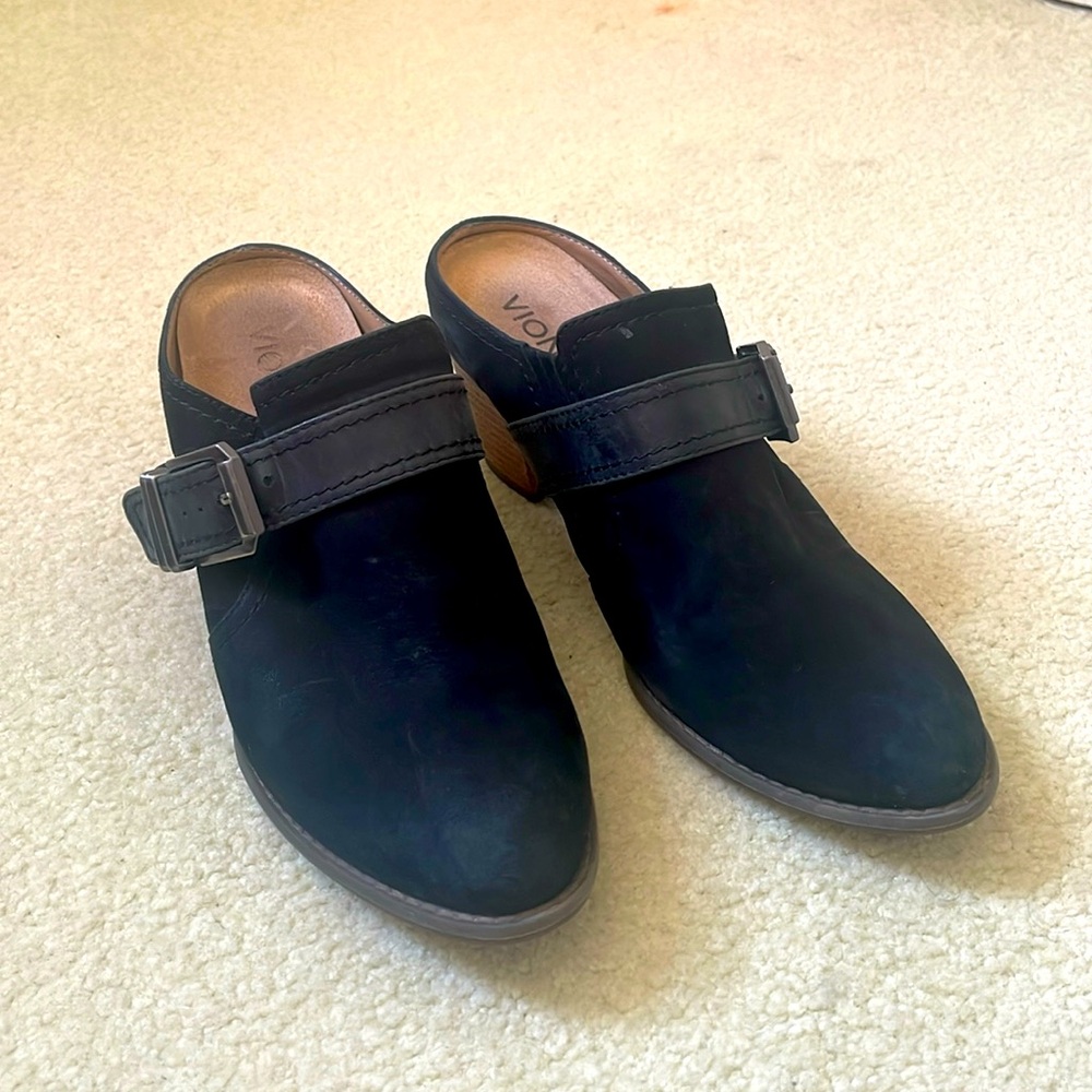 Vionic cheyenne black leather mule booties Sz 8 adjustable strap slip on heels